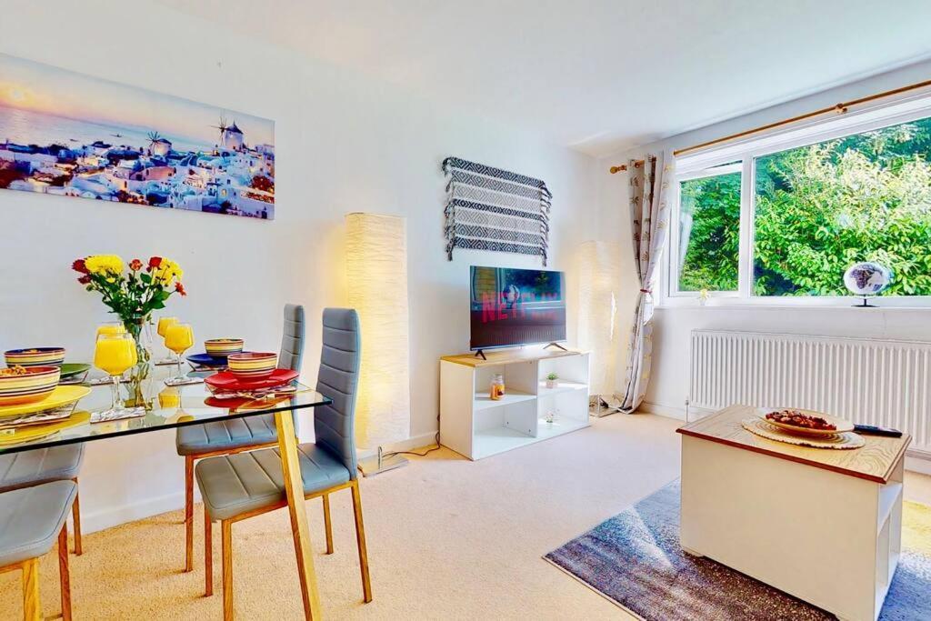 Super-Quiet Town Centre Flat 5 Min Walk To Station Appartement Tunbridge Wells Buitenkant foto